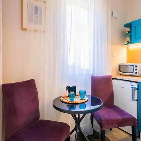 Bright Bohemian Studio With Prime Location Апартамент *